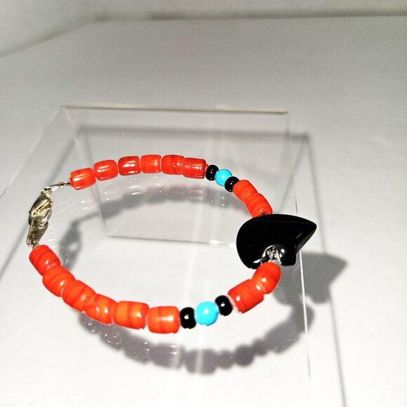 Carved Onyx Bear Fetish, Turquoise Beads, & Coral Tubes Small or Child Bracelet - Picture 7 of 8